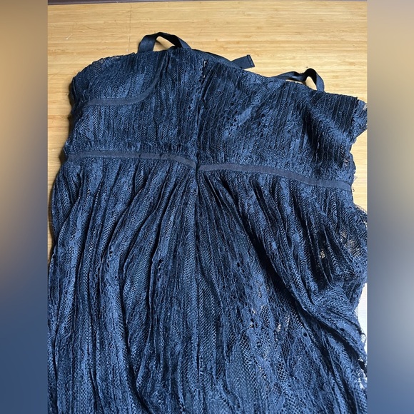 EUC Jonathan Simkhai- Bonnie Lace Plisse Dress. Size 4 - Picture 9 of 13